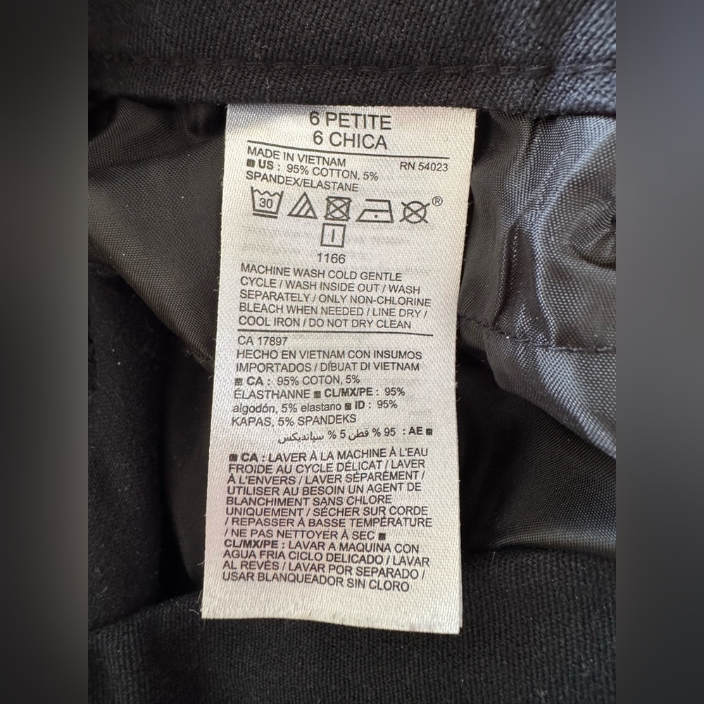 Old Navy Black Pixie Ankle Pants - Picture 5 of 5